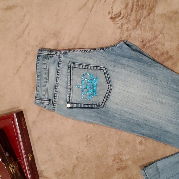 Rock & Republic Denim - ROCK & REPUBLIC by Victoria Beckham women's size 26 flare "Matrid" jeans